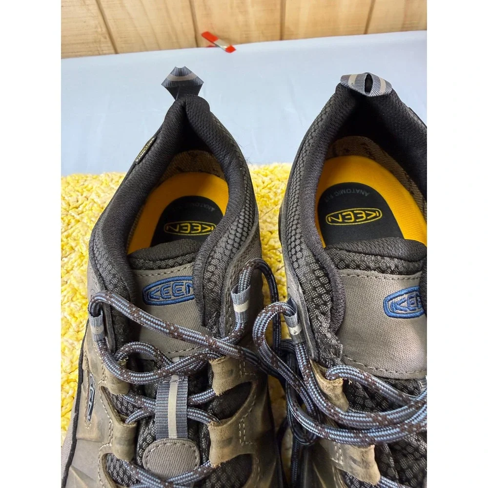 Keen Voyageur Mens 11 Waterproof Hiking Shoes Brown Gray Low Top 1017785